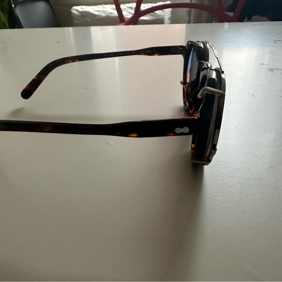 MOSCOT Miltzen Tortoise sunglasses + Limited Edition Clip & Accessories - Picture 4 of 11
